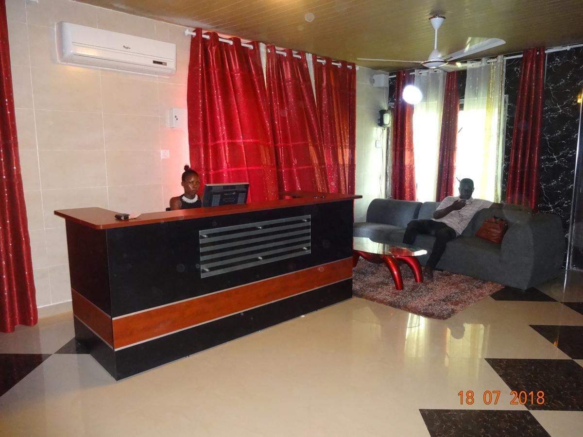Nordik Palace Bed & Breakfast Tema Bagian luar foto