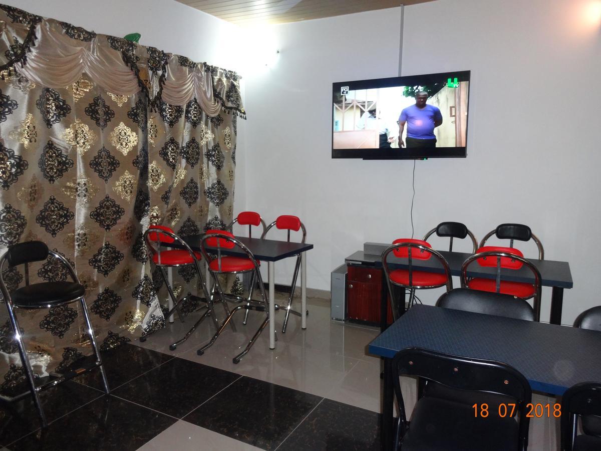 Nordik Palace Bed & Breakfast Tema Bagian luar foto