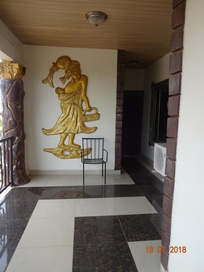 Nordik Palace Bed & Breakfast Tema Bagian luar foto